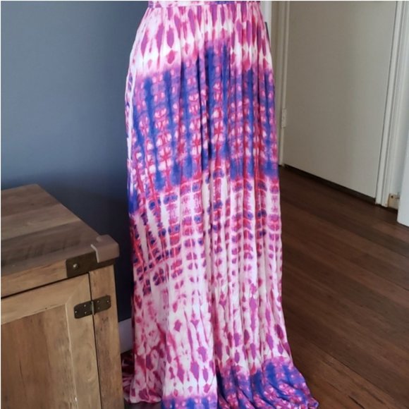Forever 21 Tie-dye Plunging Halter Neck Maxi Dress - Picture 4 of 7